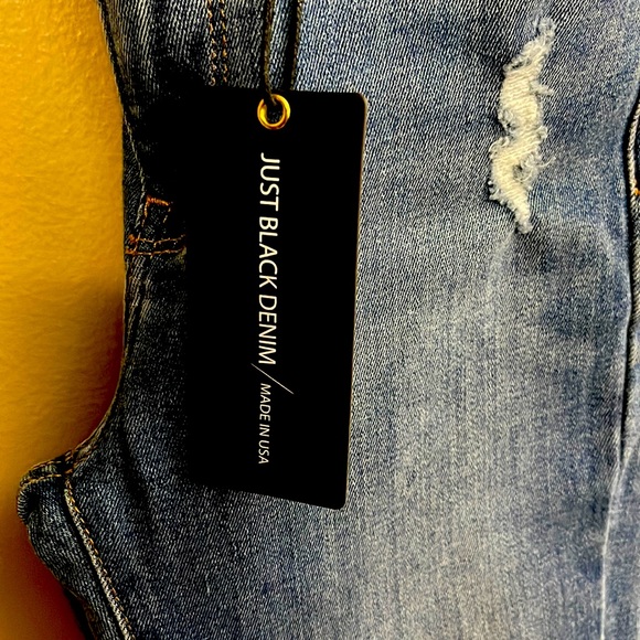 Just Black Trend Takeover Medium Wash Denim Raw Hem Straight Jeans
🔥‼️ RARE - Picture 6 of 6